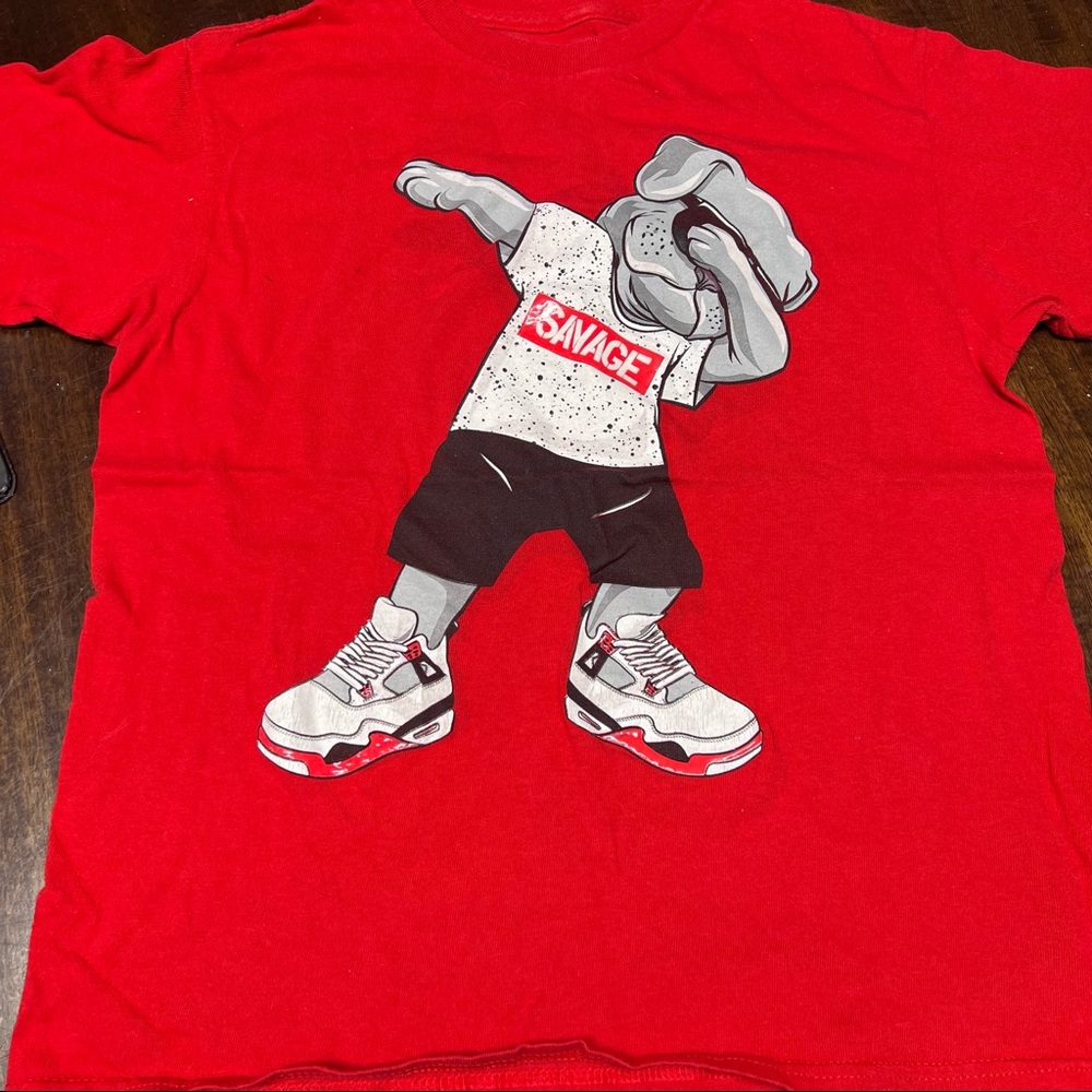Boys T-shirt dog swag logo size medium